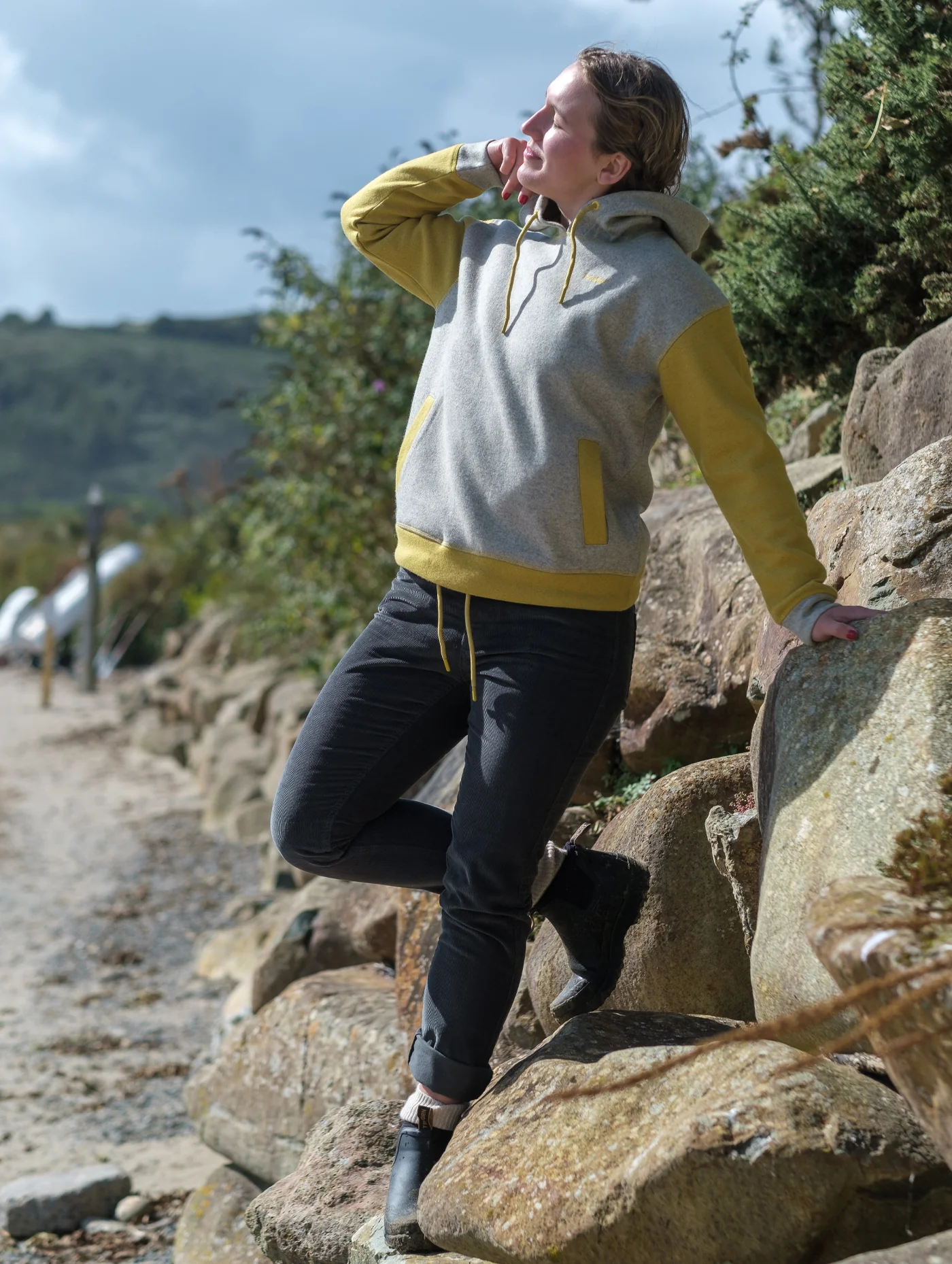 Women's Deri Wool Hoody - Image 3