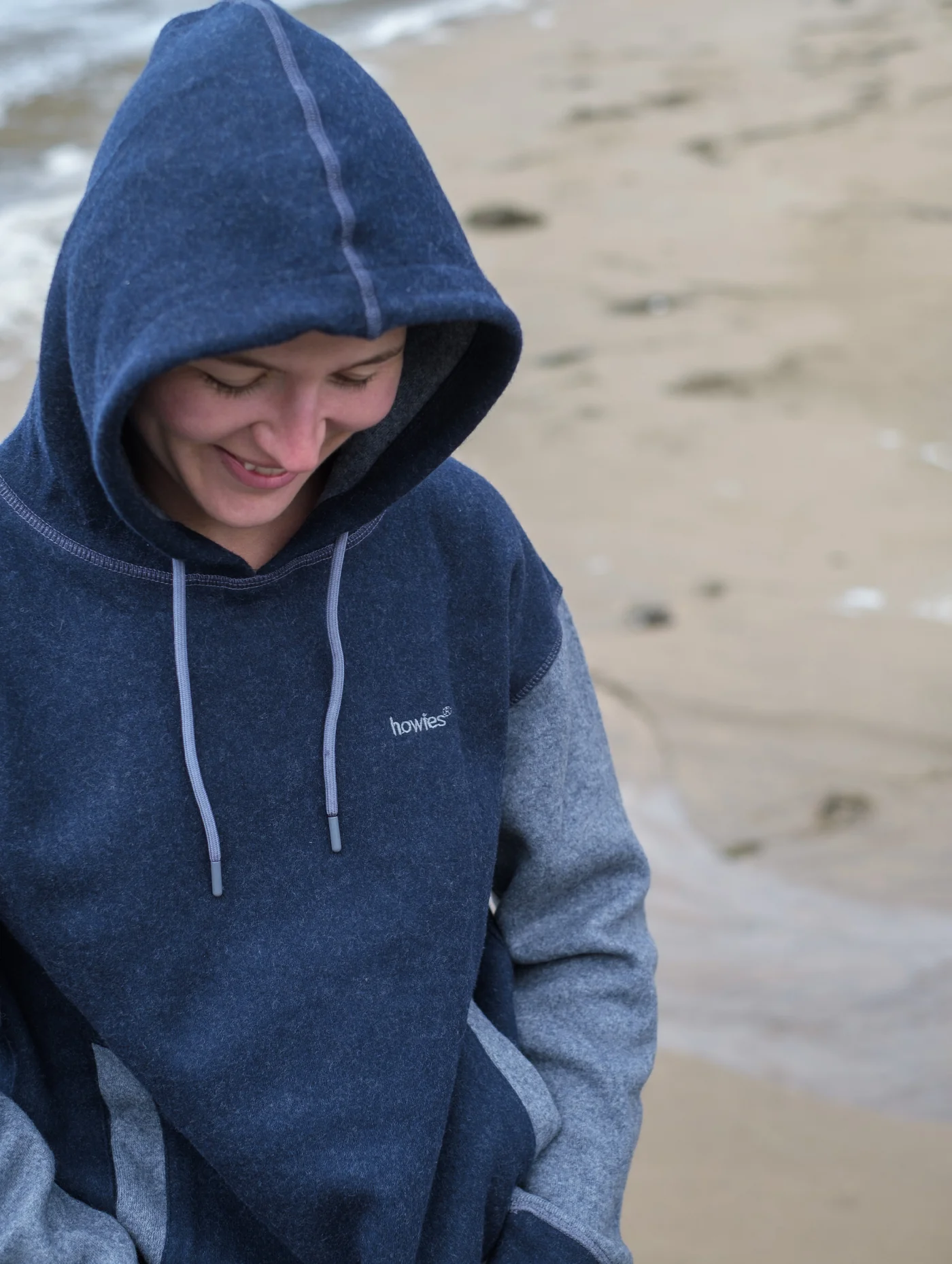 Women's Deri Wool Hoody - Image 4