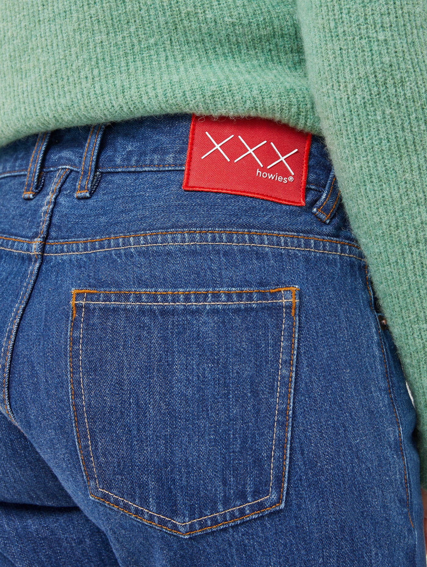 Women's Liby Straight Selvedge Jean (Mid Wash) - Image 4