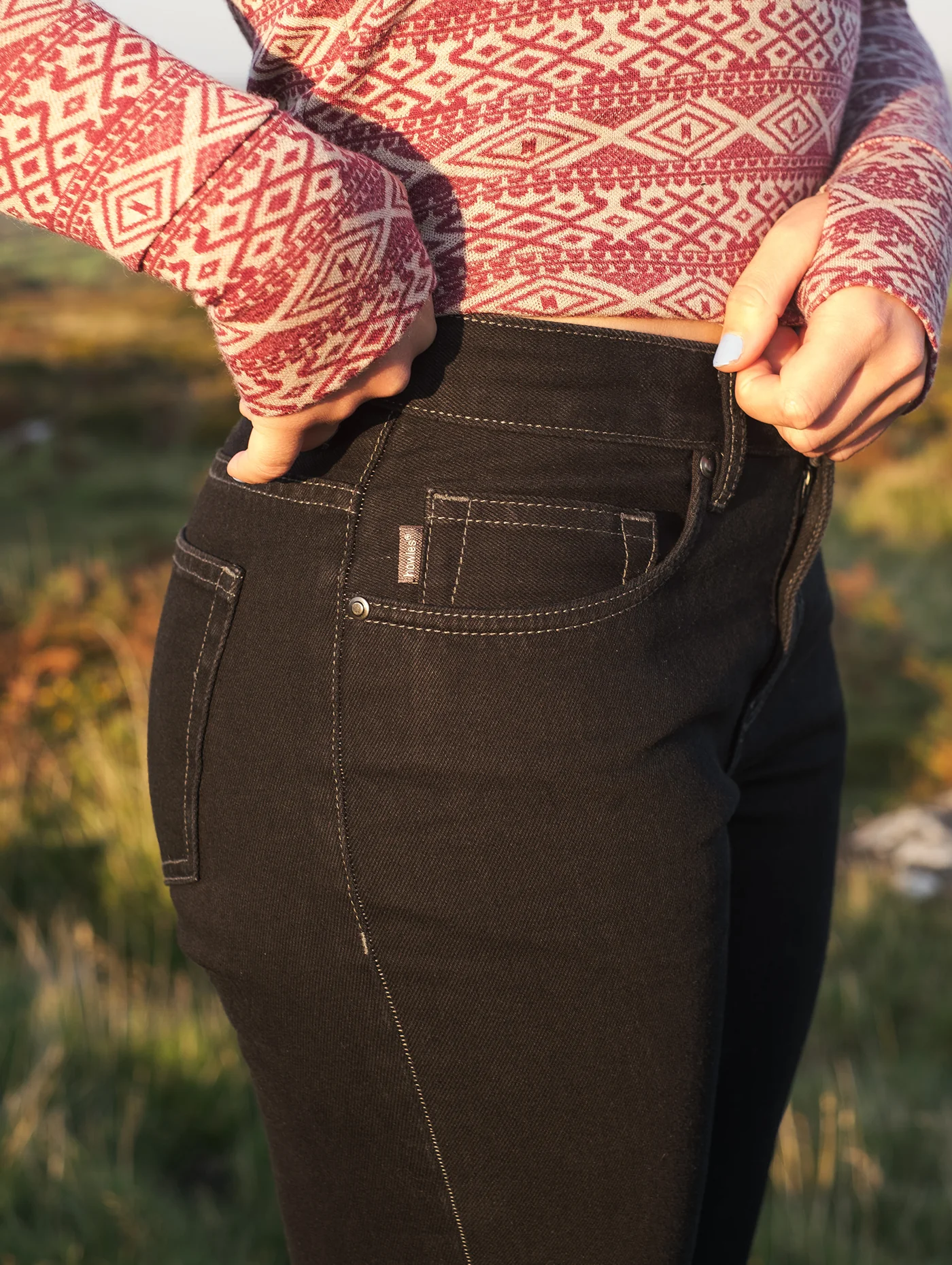 Women's Sarn Organic Jean (Black Rinse Wash) - Image 5